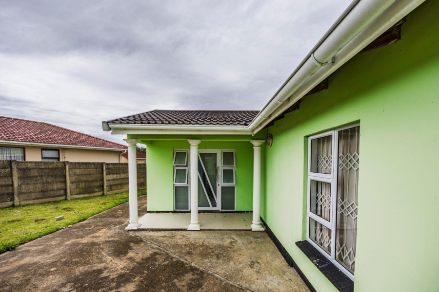 3 Bedroom Property for Sale in Sunnyridge Eastern Cape